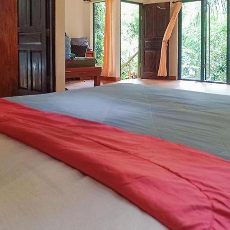 Shanti Toya Ashram Mambat Екстериор снимка