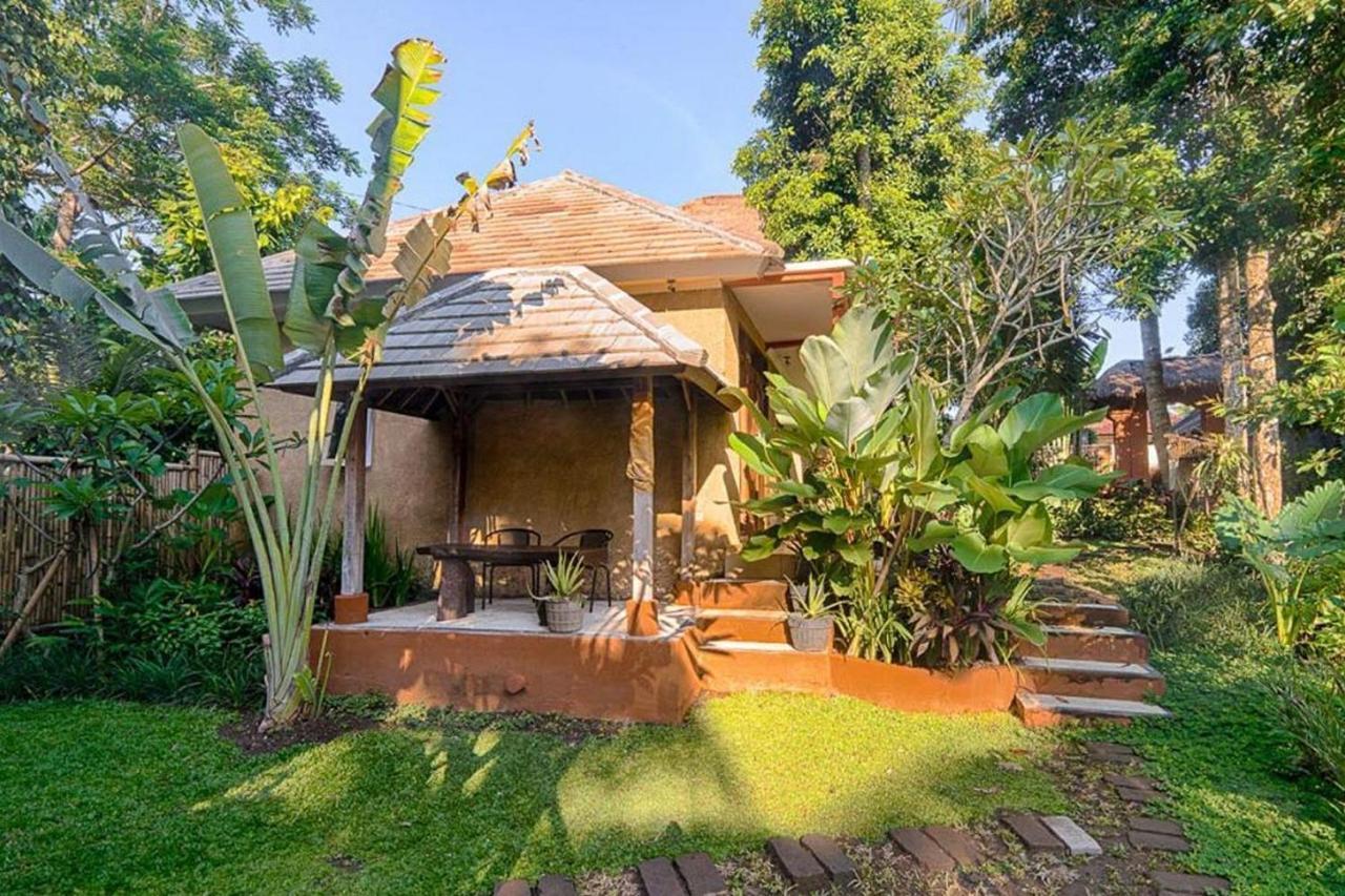 Shanti Toya Ashram Mambat Екстериор снимка