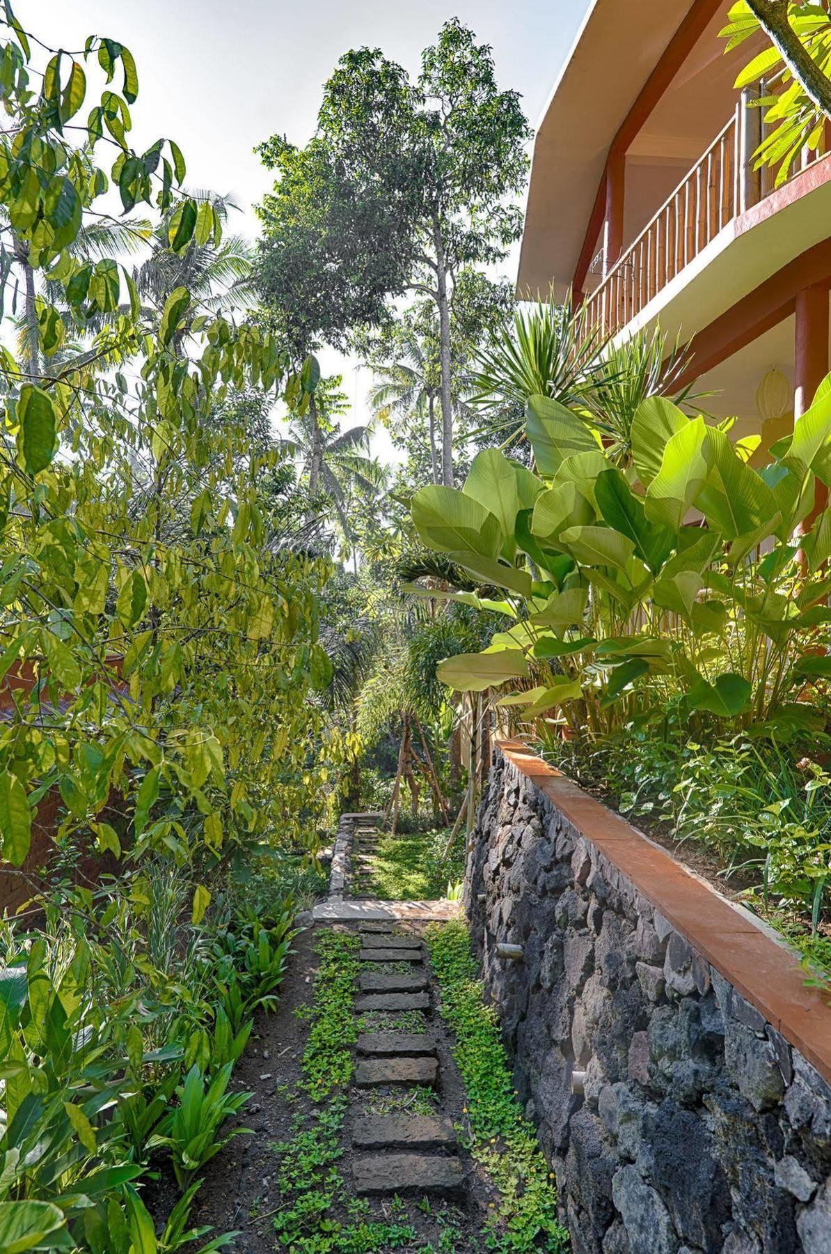 Shanti Toya Ashram Mambat Екстериор снимка